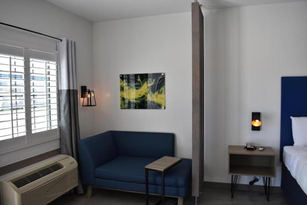 Jersey Village Hotel Bella מראה חיצוני תמונה