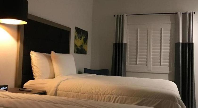 Jersey Village Hotel Bella מראה חיצוני תמונה