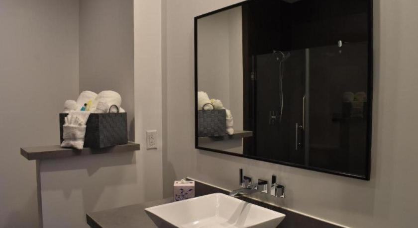 Jersey Village Hotel Bella מראה חיצוני תמונה