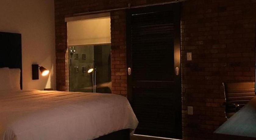 Jersey Village Hotel Bella מראה חיצוני תמונה