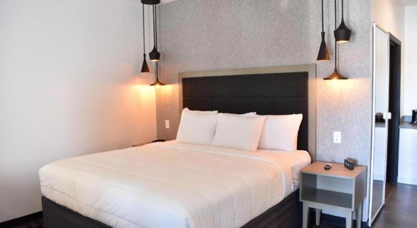 Jersey Village Hotel Bella מראה חיצוני תמונה