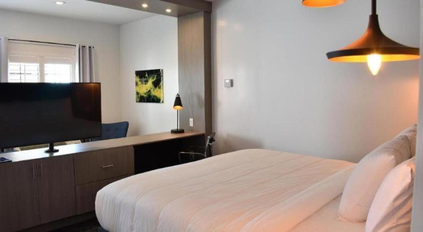 Jersey Village Hotel Bella מראה חיצוני תמונה