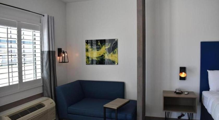 Jersey Village Hotel Bella מראה חיצוני תמונה